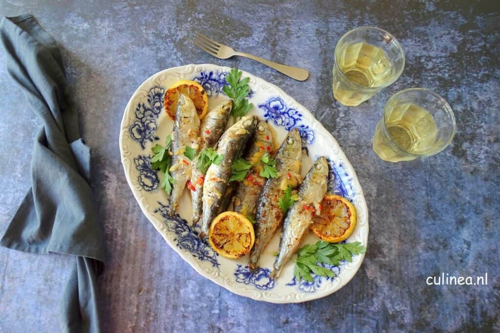 Sardientjes met knoflook en rode peper