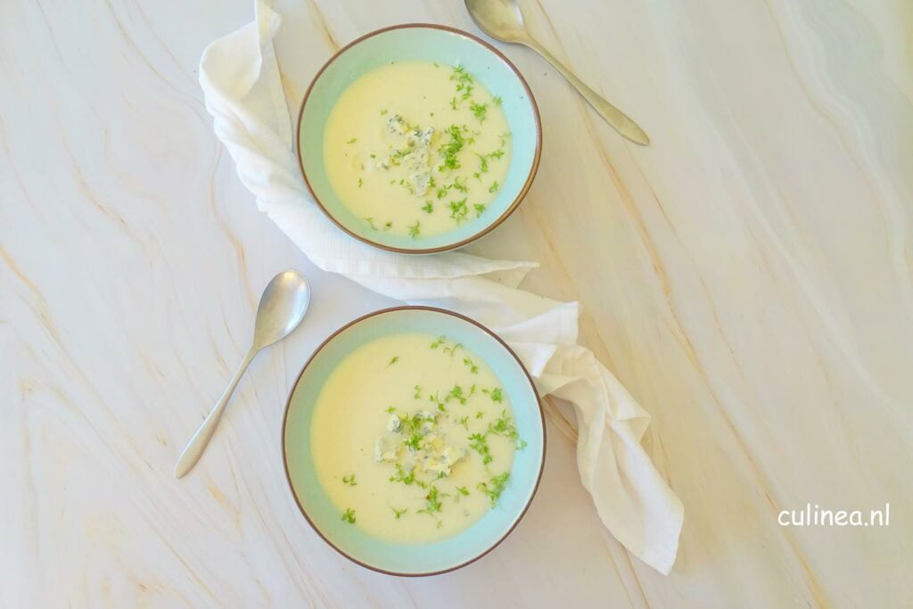 Koolrabisoep met blauwe kaas