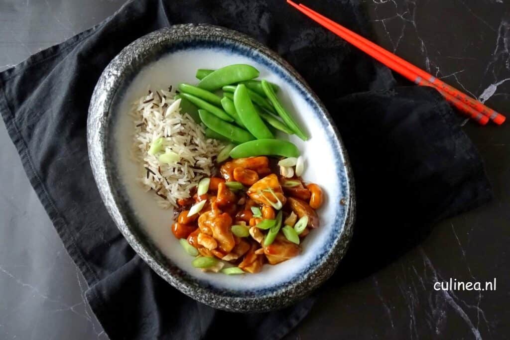 Hoisin kip met cashewnoten