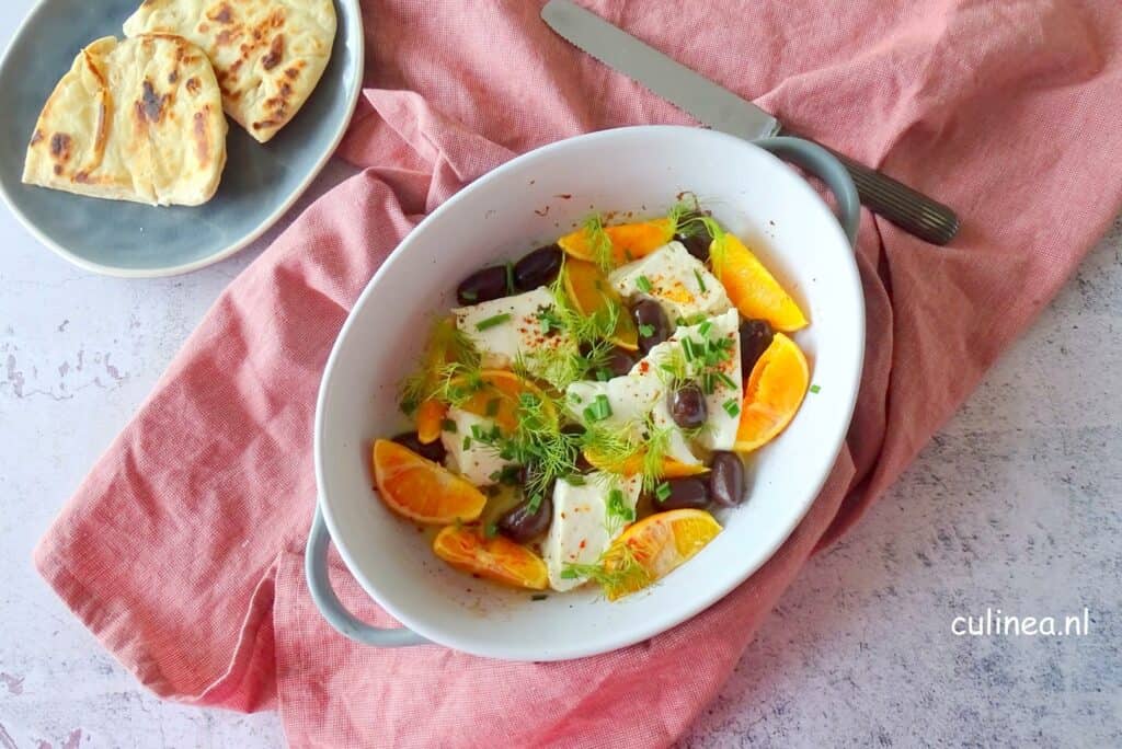 Feta met bloedsinaasappels en olijven uit de oven