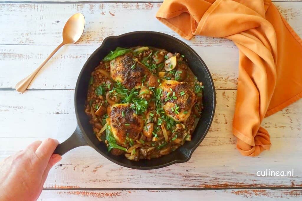 Kippendijen met linzen en paddenstoelen