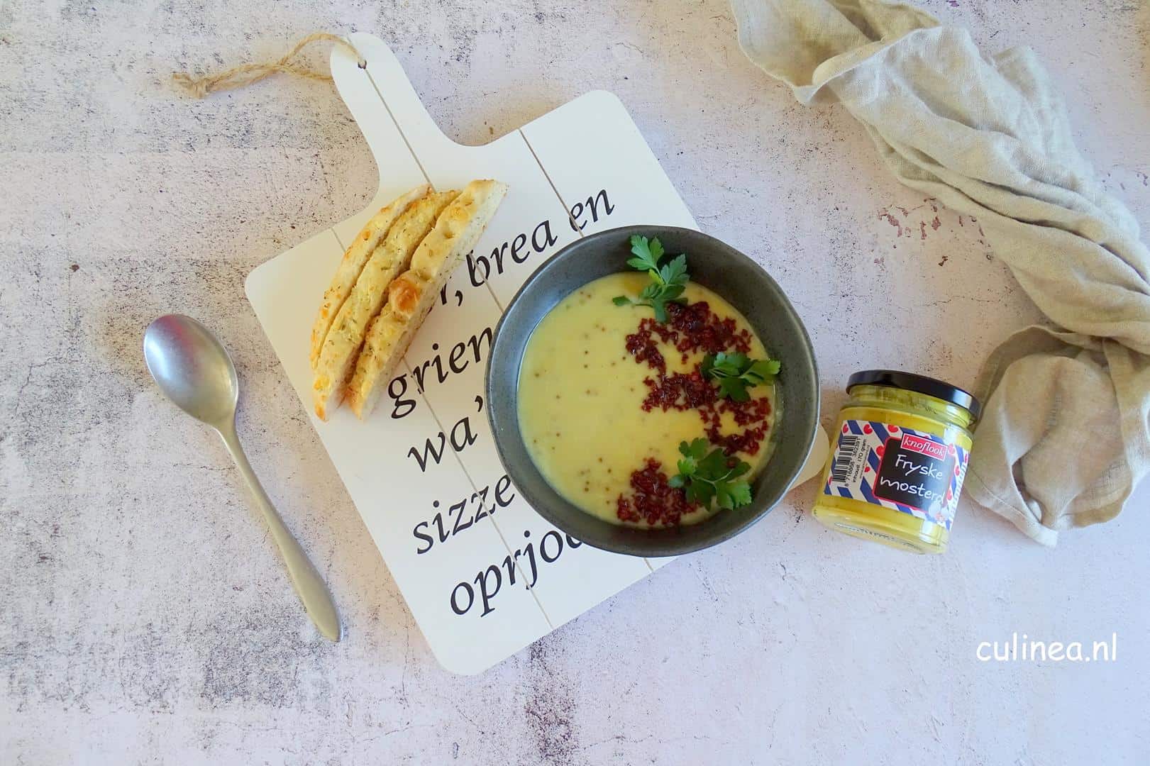 Mosterdsoep met worstkruim