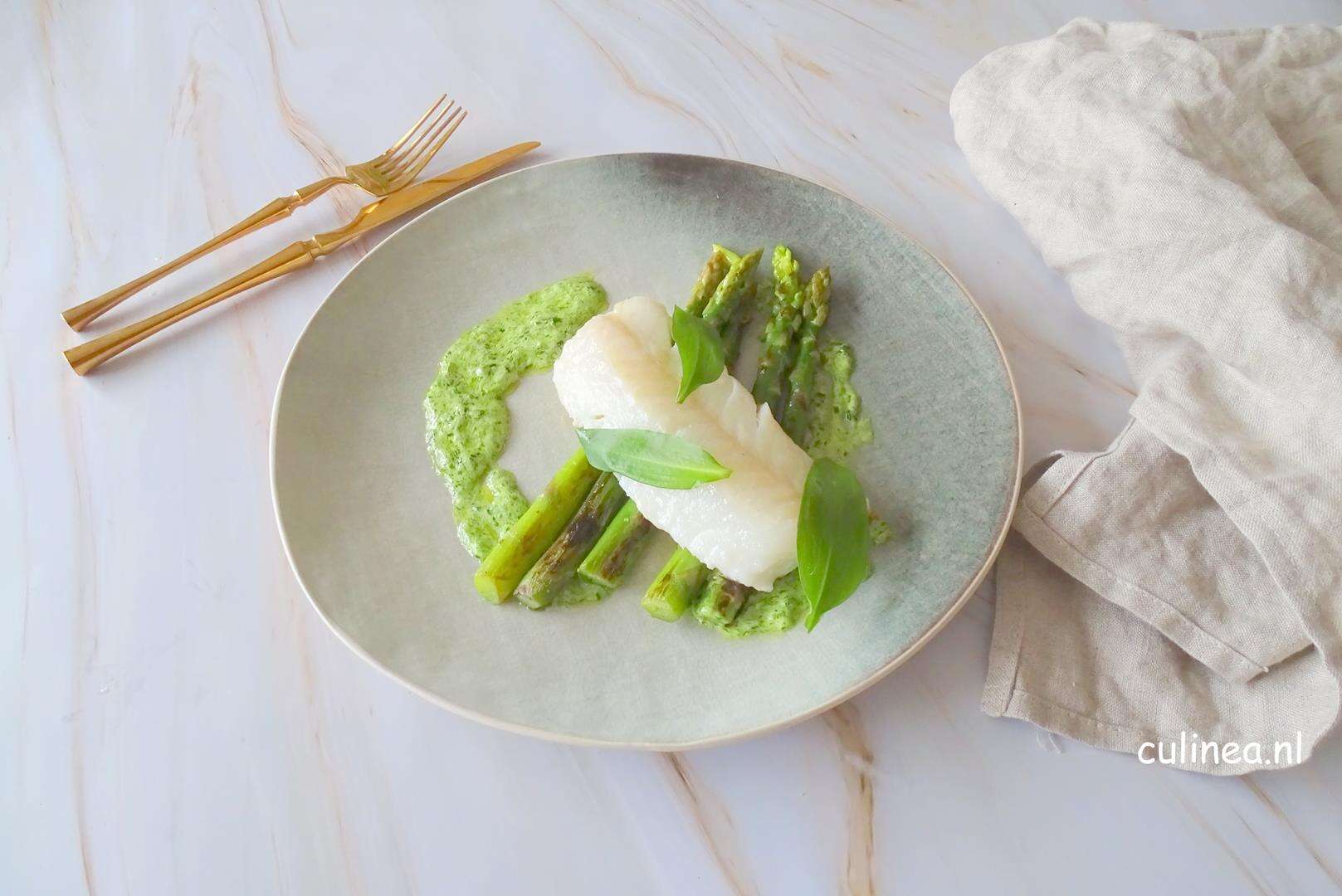 Kabeljauw met asperges en daslookmayonaise