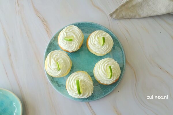 Key lime pie cakejes