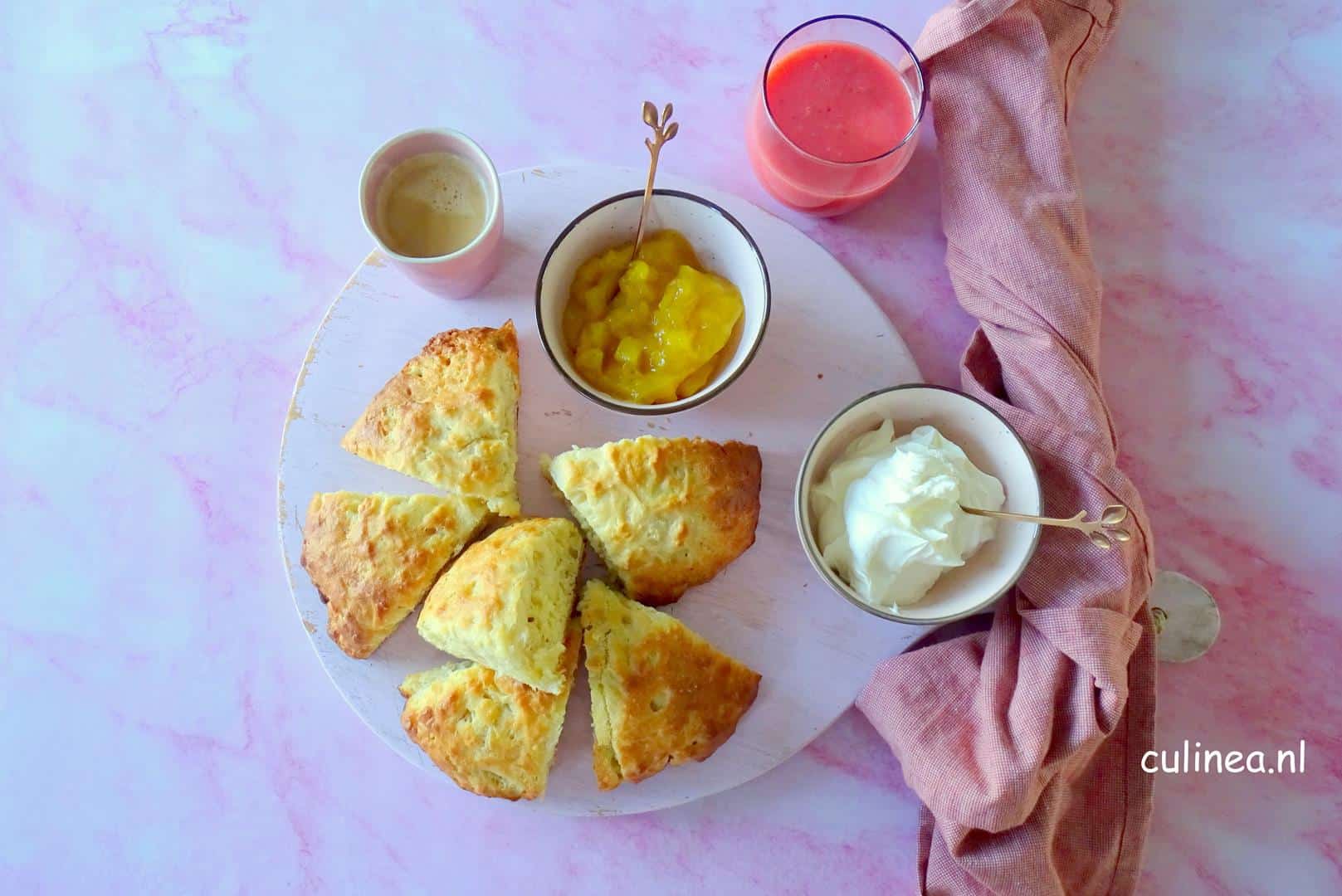Scones met mangojam