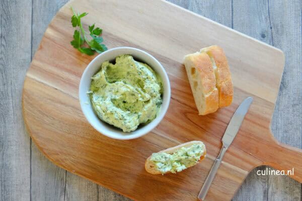 Dips en kruidenboters voor de barbecue