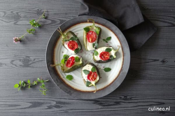 Groenten en fruit op de barbecue