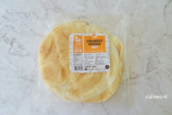 Flatbread met mozzarella en salsa