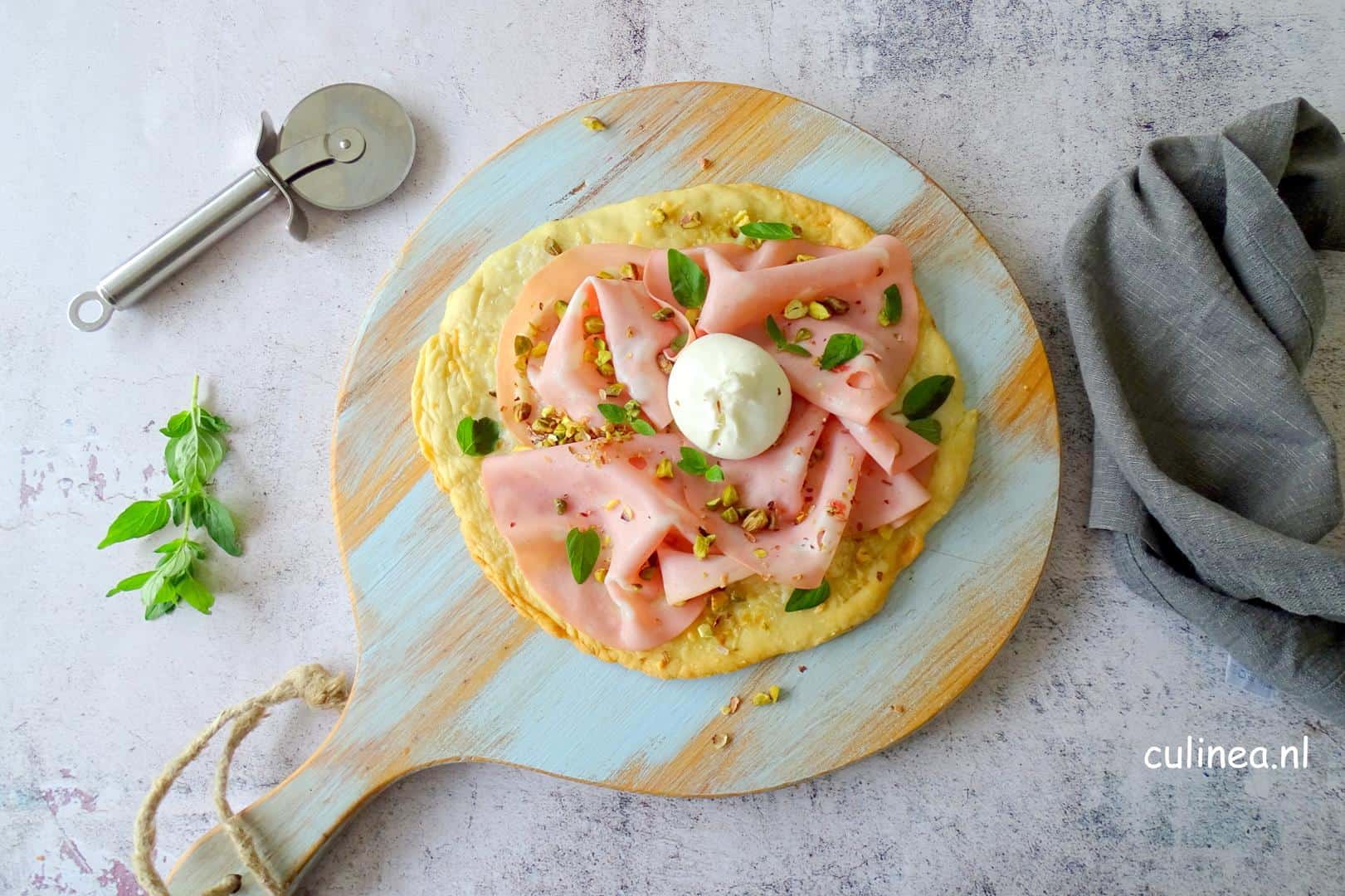 Zelf pizzadeeg maken