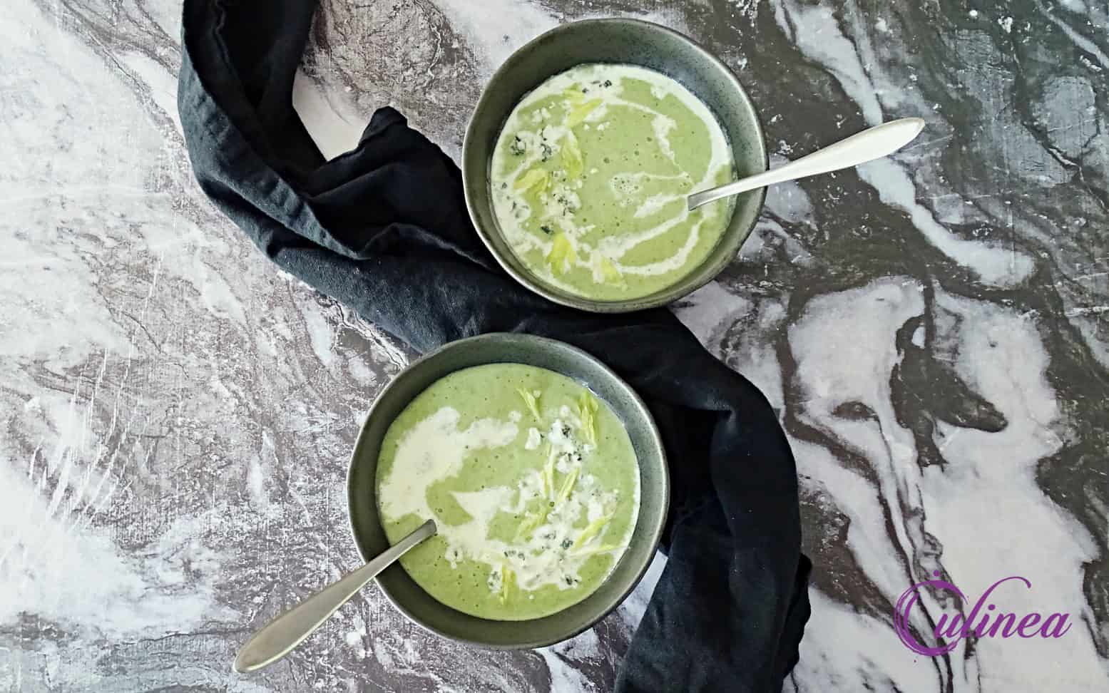 Bleekselderijsoep met blauwe kaas