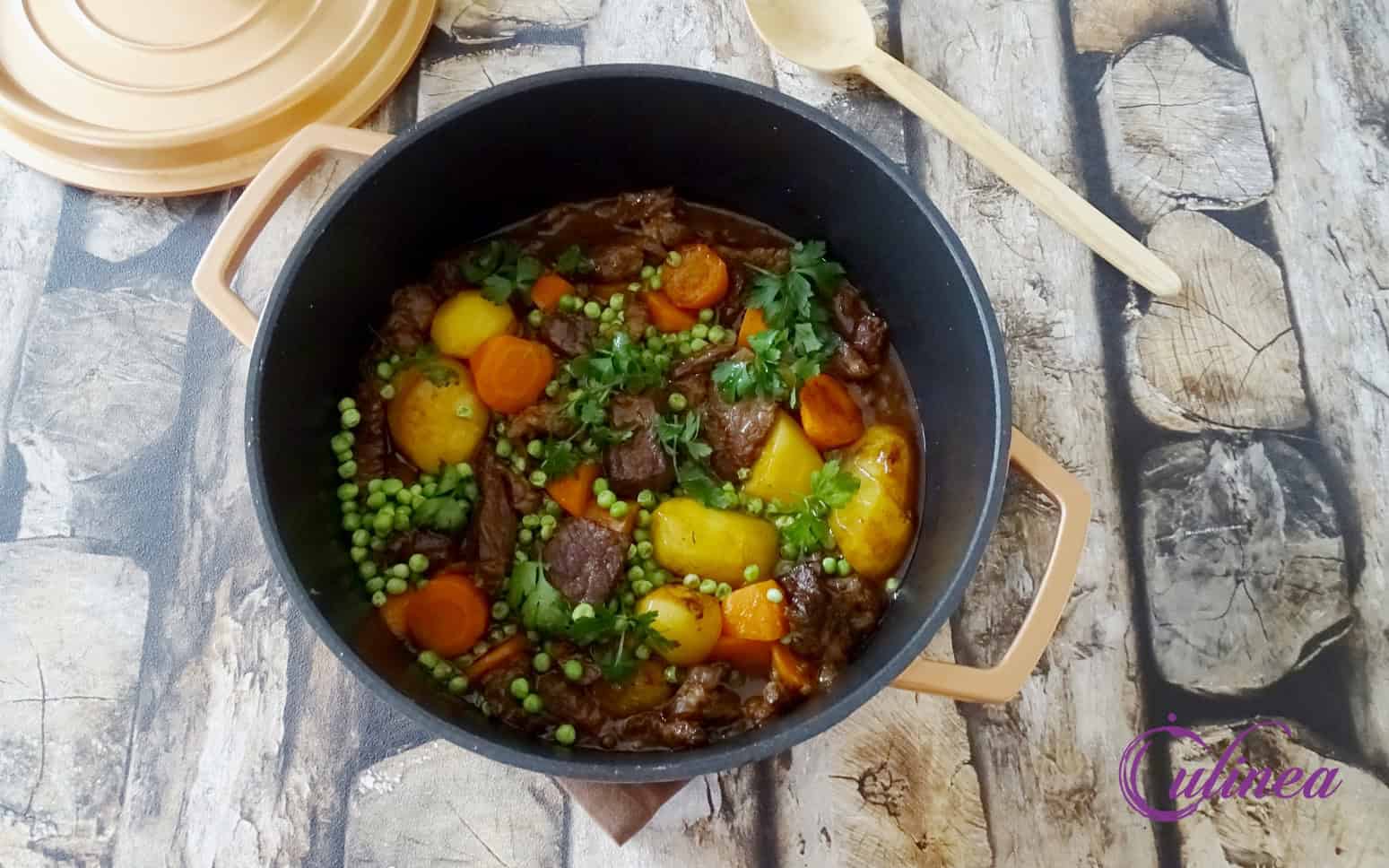 Antilliaanse stoofschotel Karni stobá