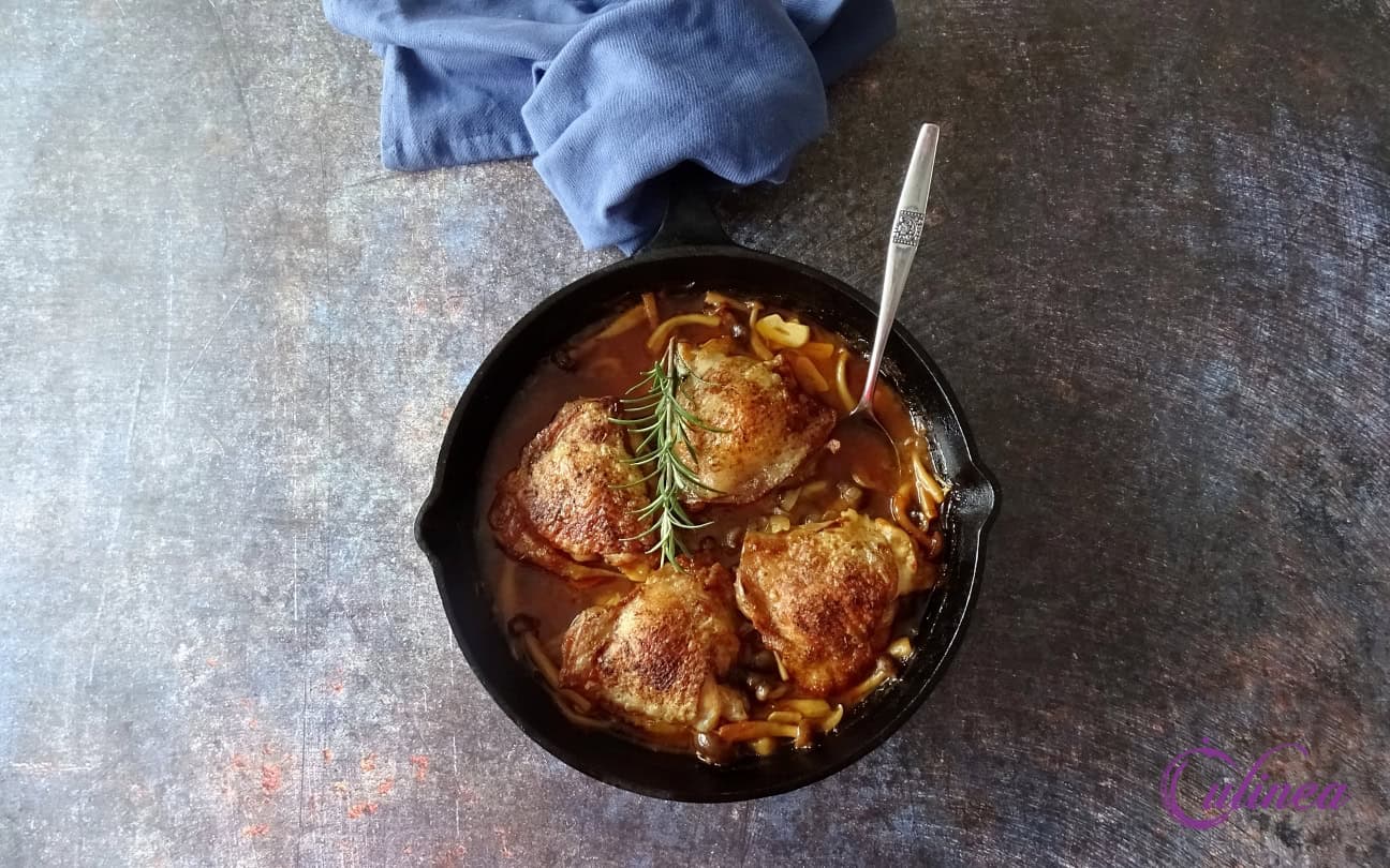 Kippendijen in bruin bier gestoofd