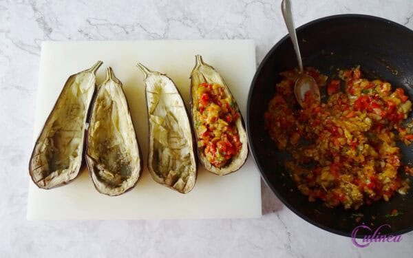 Imam Bayildi (gevulde aubergines)