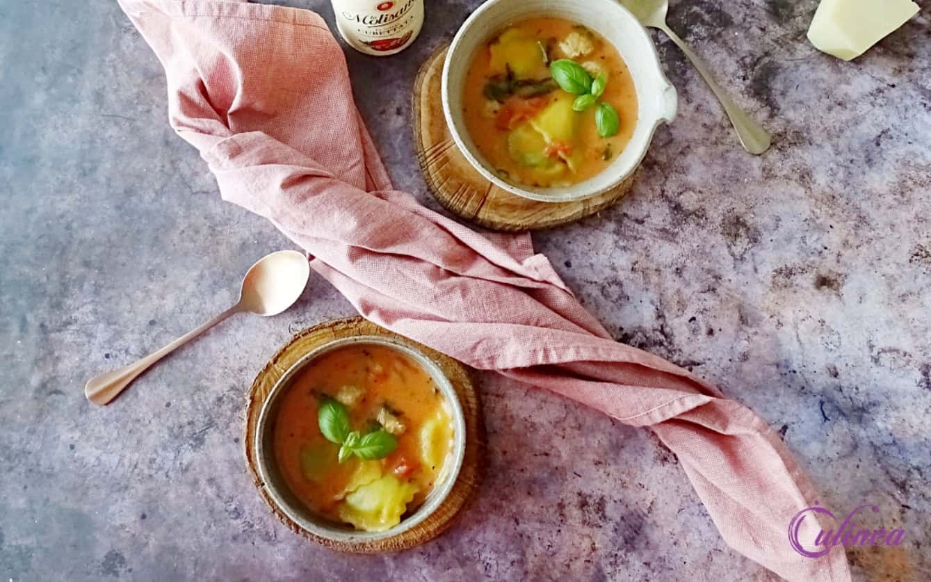 Ravioli tomatensoep met balletjes