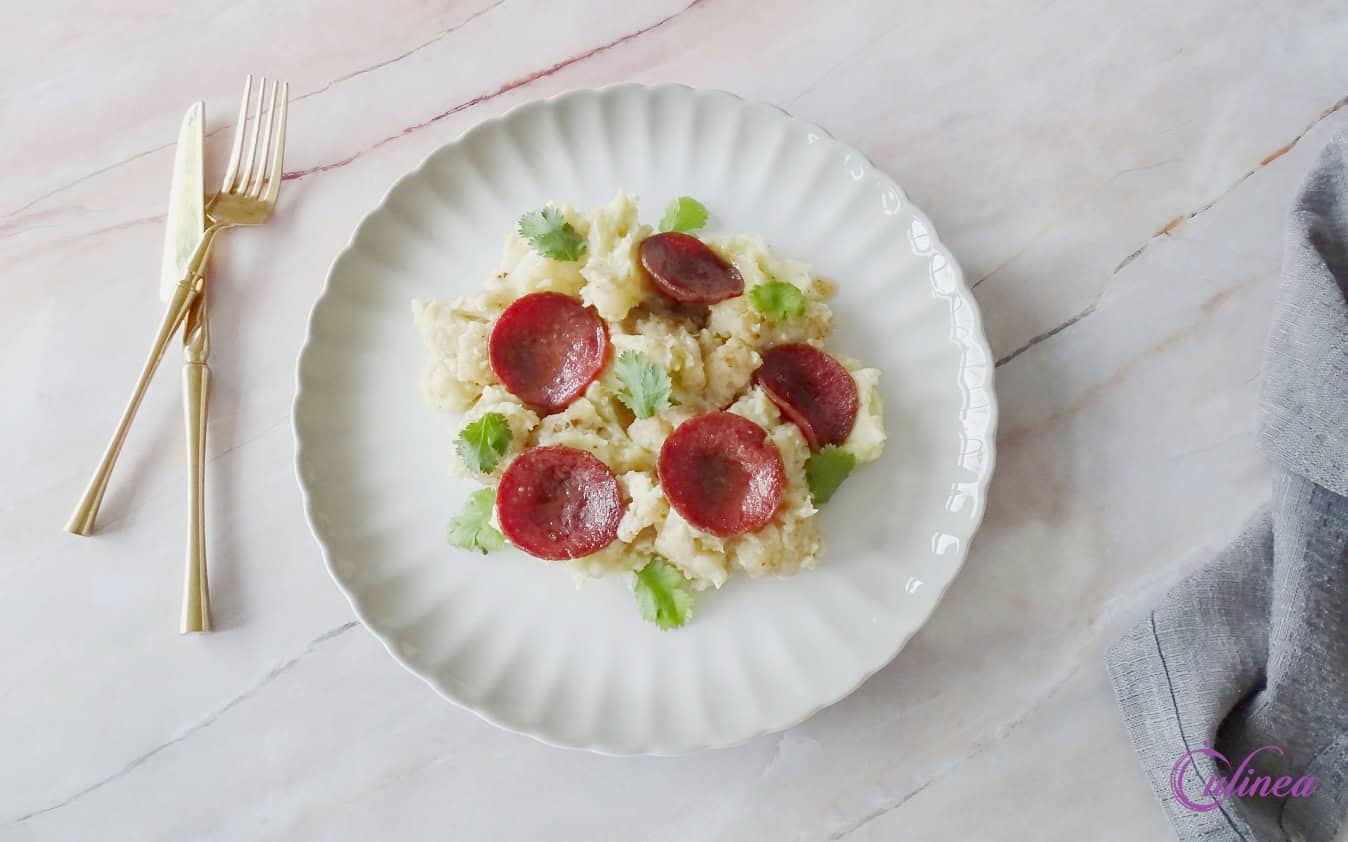 Bloemkoolstamppot met sucuk en baharat