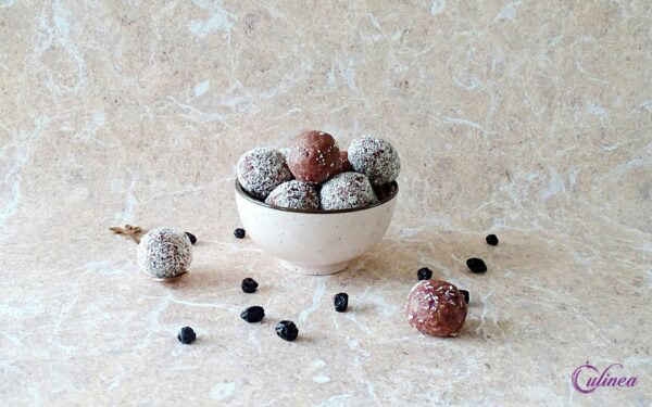 Blauwe bessen bliss balls