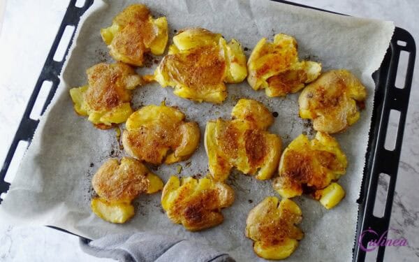 Krokante smashed potatoes