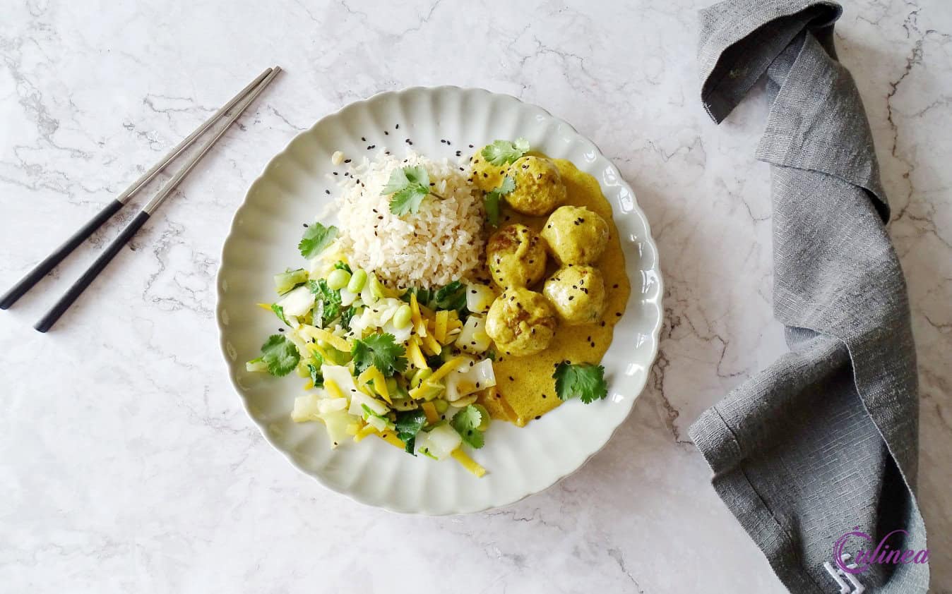 Rendang kipgehaktballetjes met kokossaus