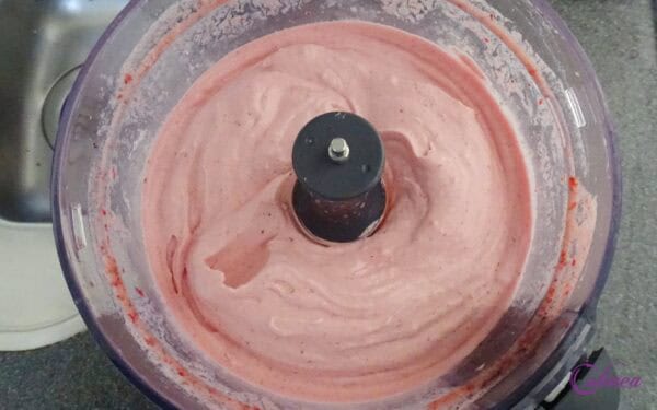 Luchtige aardbeien fluff