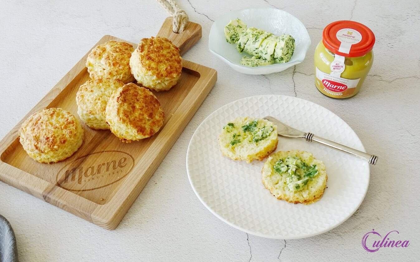 Scones met cheddar en mosterd