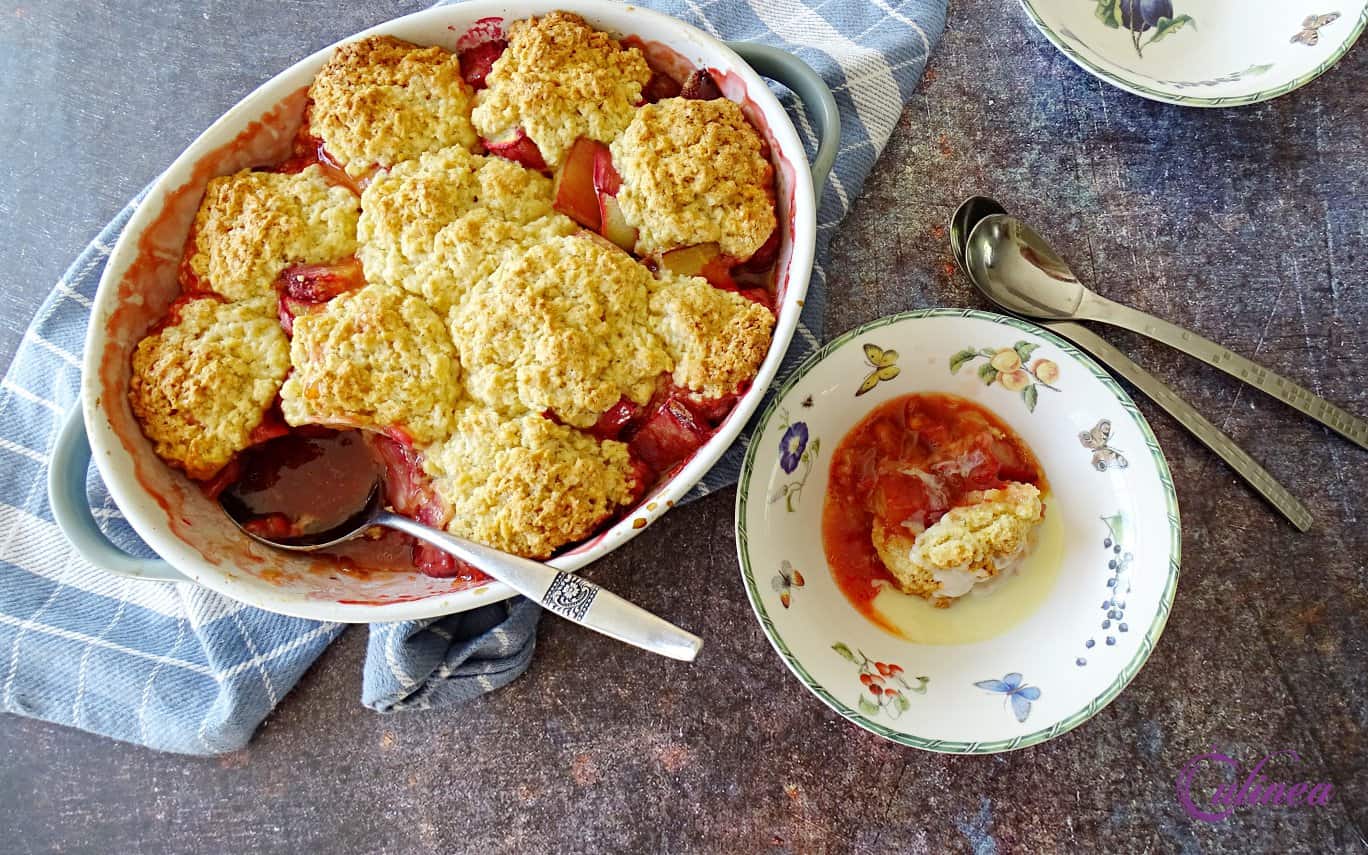 Heerlijk, het is het seizoen van rabarber en aardbeien! En ik heb een zalig recept voor jullie.