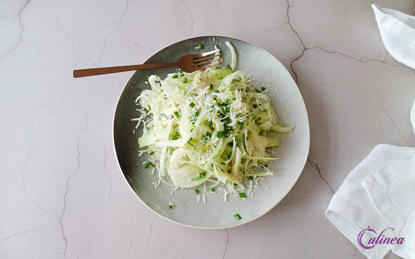 Venkelsalade met Caesar saladedressing