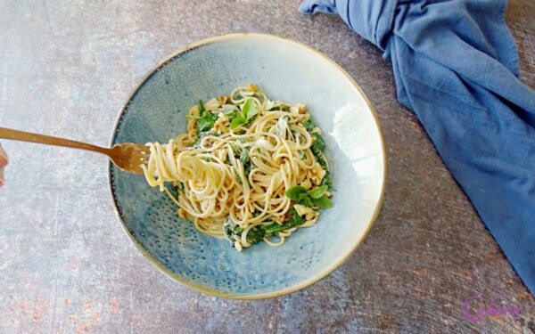 Spaghetti met spinazie blauwe kaassaus