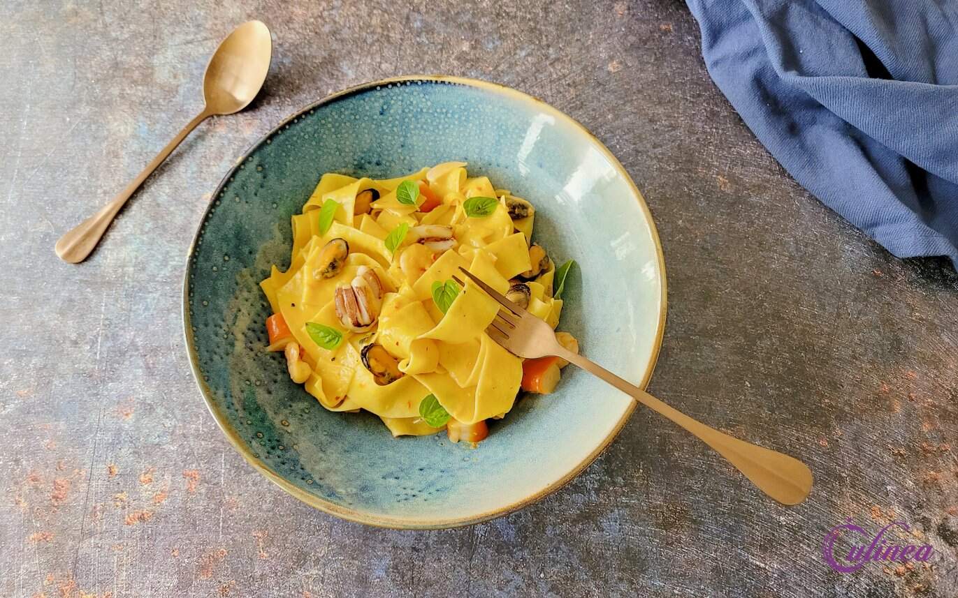 Pappardelle met zeevruchten en roomsaus