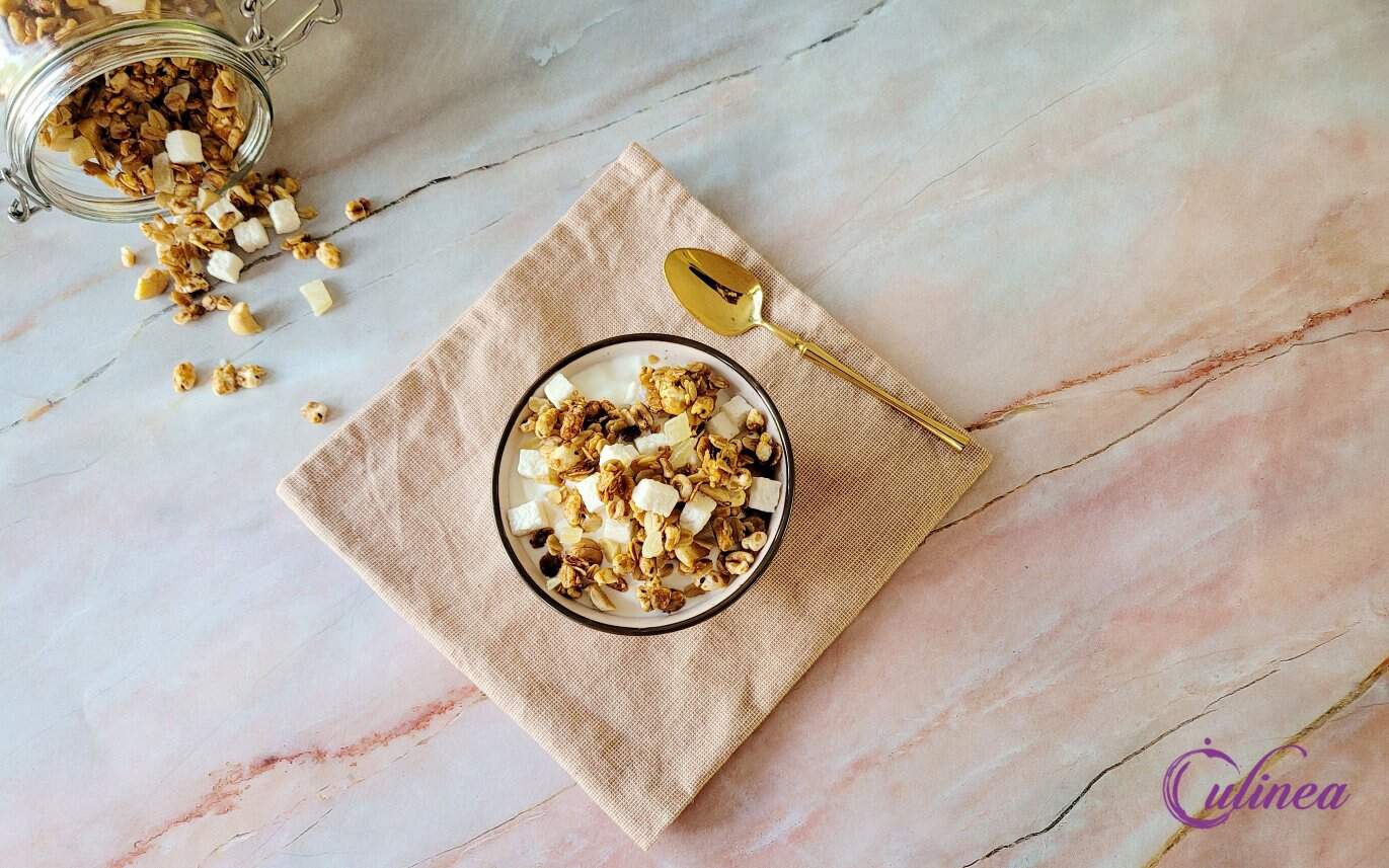 Piña Colada granola