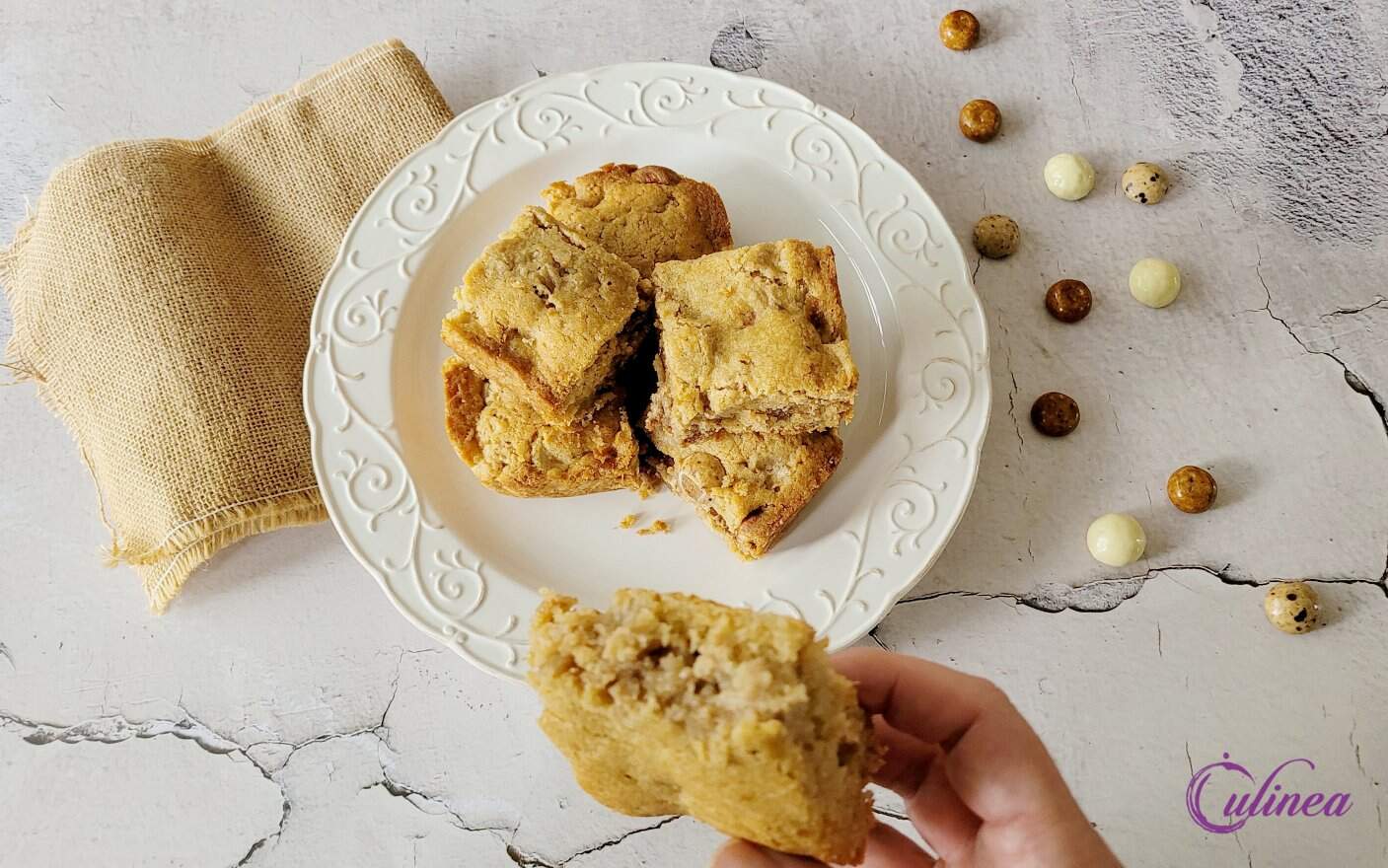 Blondies met pepernoten en peer