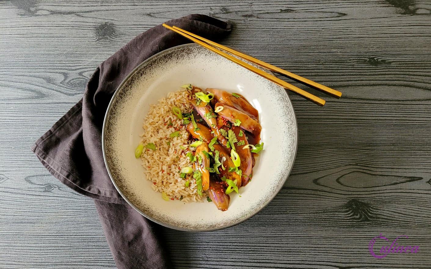 Dit aubergine gerecht is een geweldige manier om je te helpen aan je vijf per dag te komen.