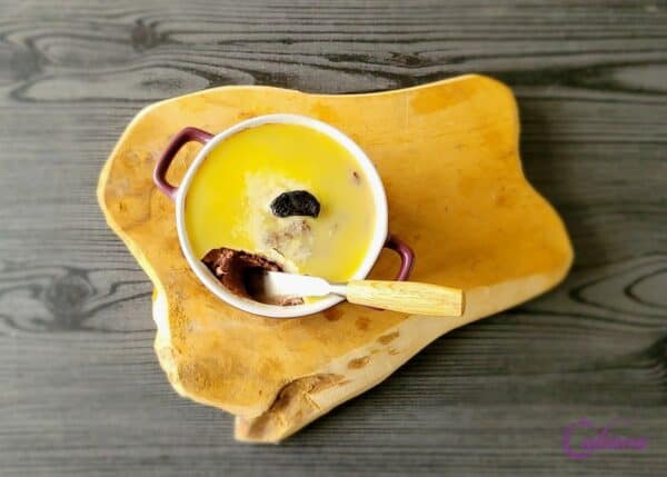 Kippenlevertjes met zwarte ui en knoflook