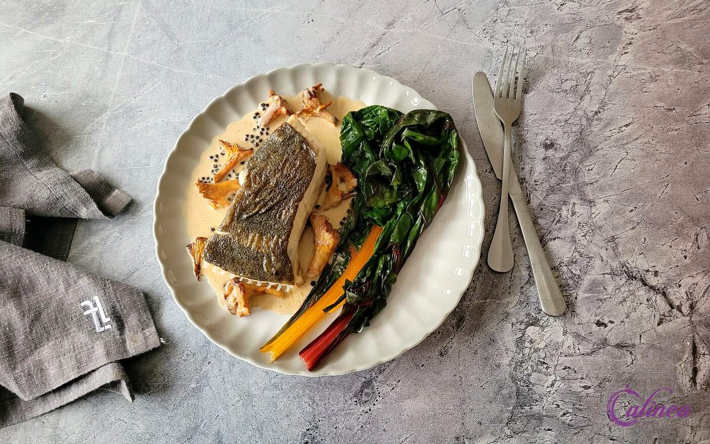 Tarbotmoot met paddenstoelen roomsaus