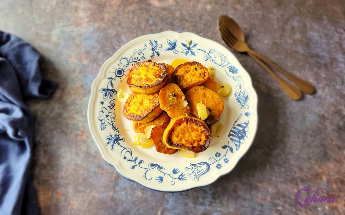 Zoete aardappelplakken uit de oven