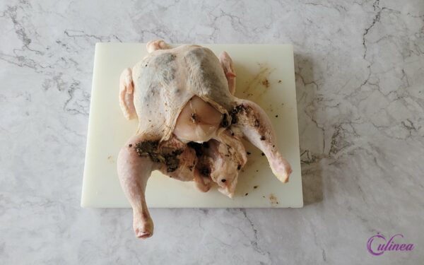 Geroosterde kip met zwarte knoflook