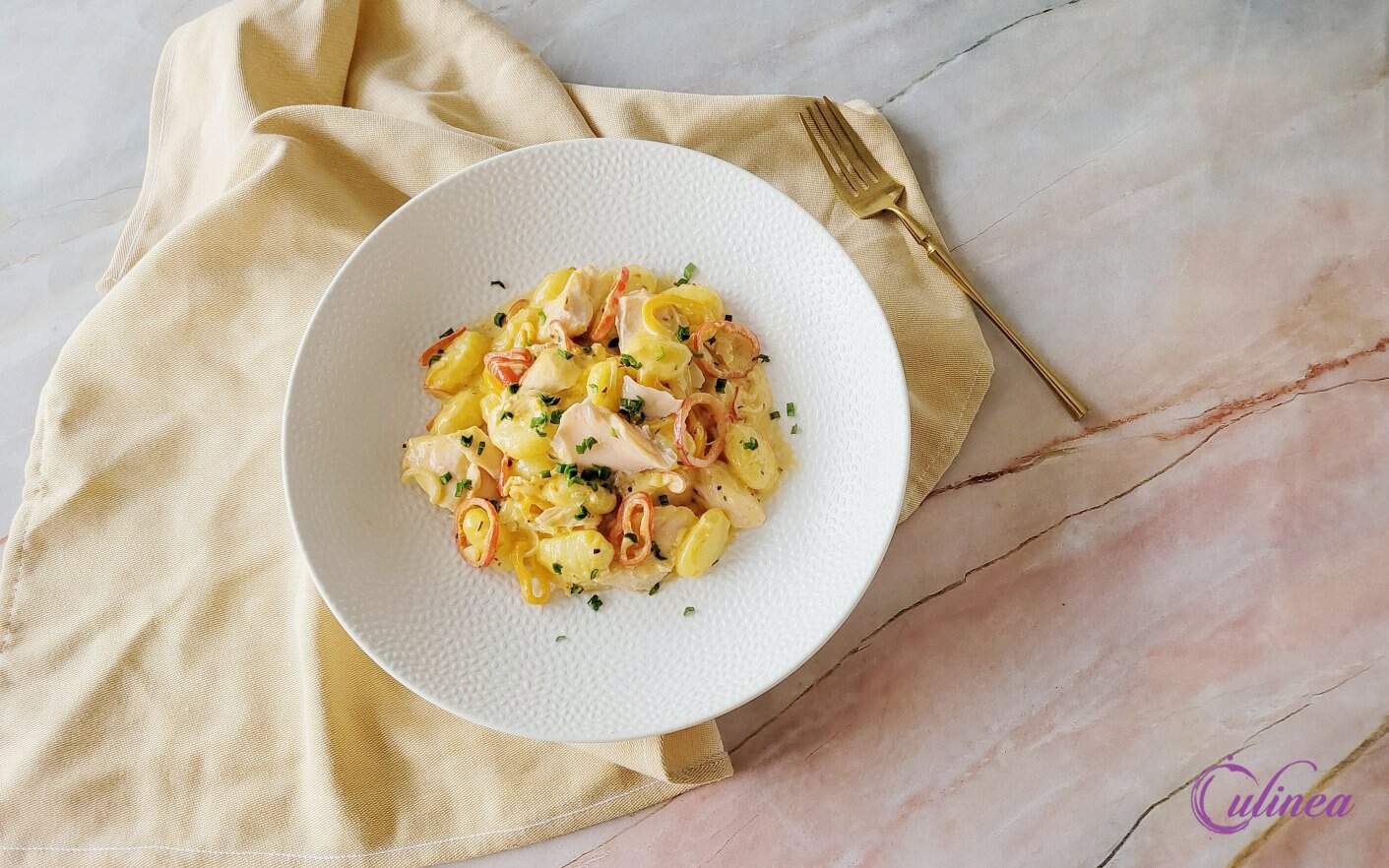 Gnocchi met zalm en paprikasaus