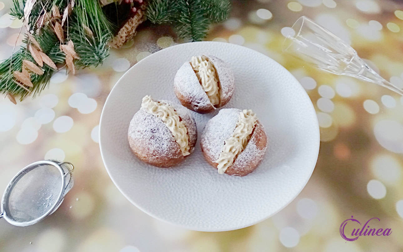 Oliebollen gevuld met koffiecrème