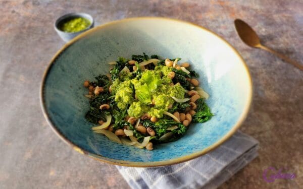 Black eyed bonen met palmkool