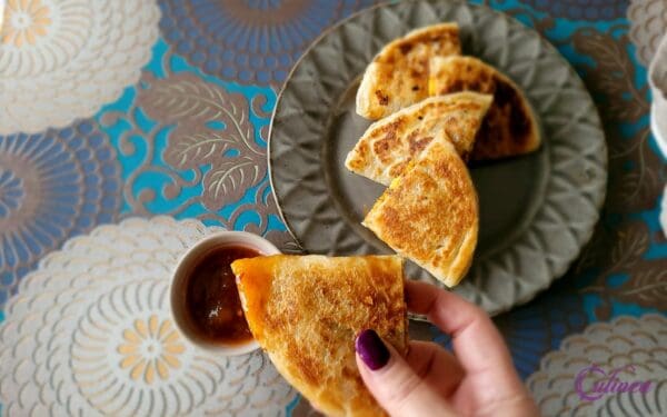 Paratha gevuld met kip curry