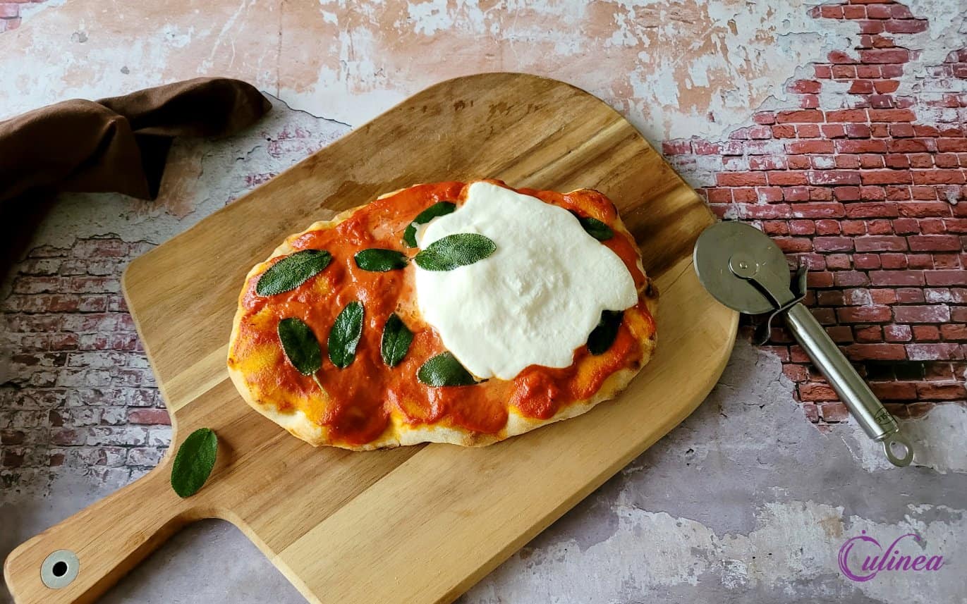 Pinsa alla vodka met burrata