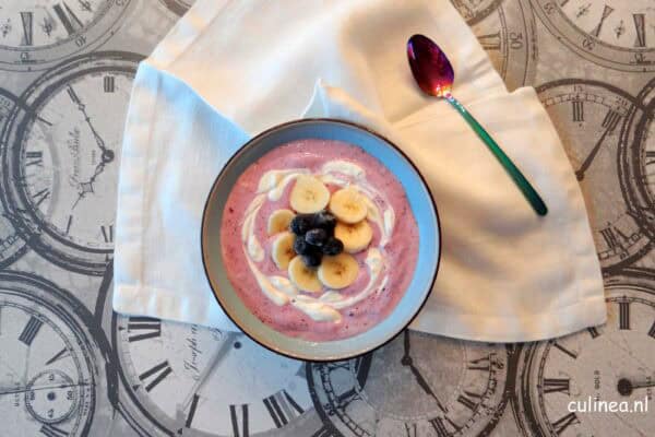 Peertjes gestoofd in hibiscusthee