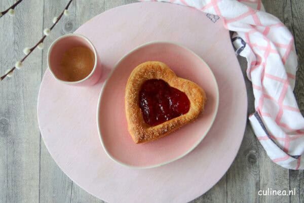 Peertjes gestoofd in hibiscusthee