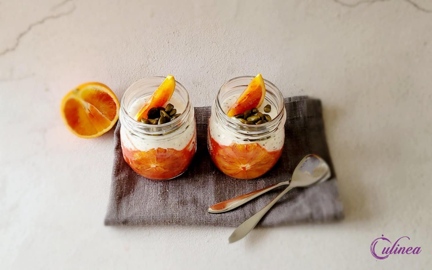 Bloedsinaasappel en aardbei chiapudding