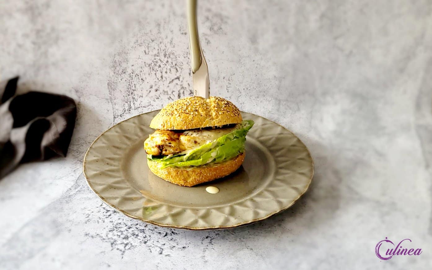 Broodje gegrilde kip met Caesar salade