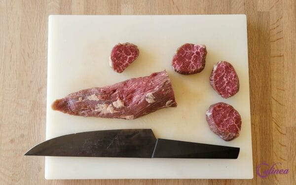 Diamanthaasmedaillons met zwarte knoflookboter