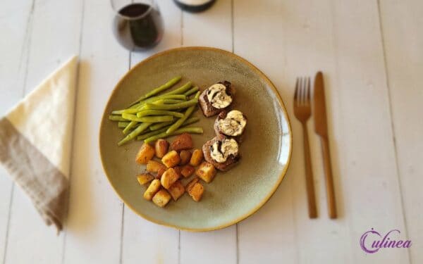 Diamanthaasmedaillons met zwarte knoflookboter