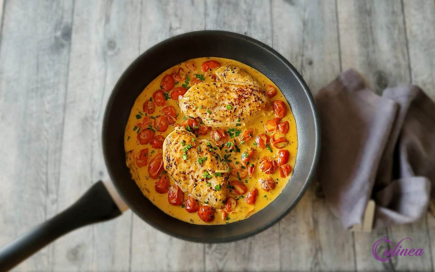 Kipfilet met tomaatjes in roomsaus