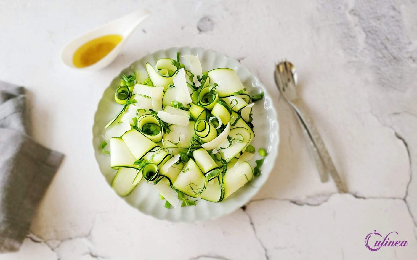 Salade van courgettelinten
