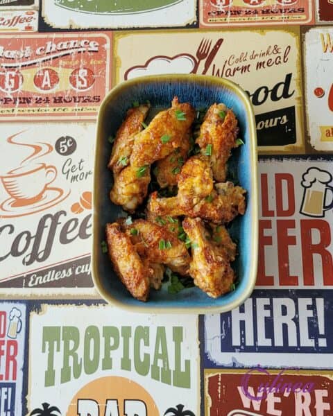 Kippenvleugeltjes met knoflook en Parmezaanse kaas