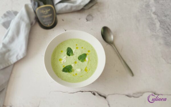 Koude komkommersoep met citroen